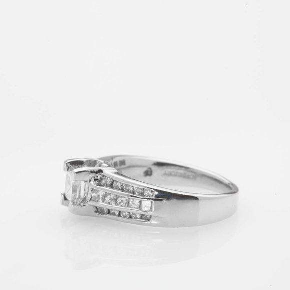 SALE! 1.75ct Princess Cut Platinum Wedding Ring - Picture 2 of 3